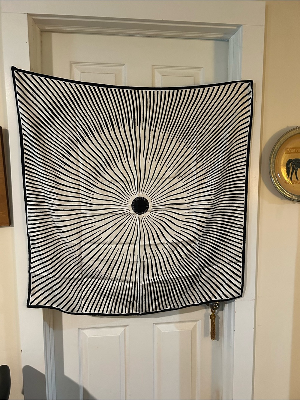 Vintage Hermes 100% silk black and white scarf 35“ x 35“, never dry, cleaned - Picture 6 of 8